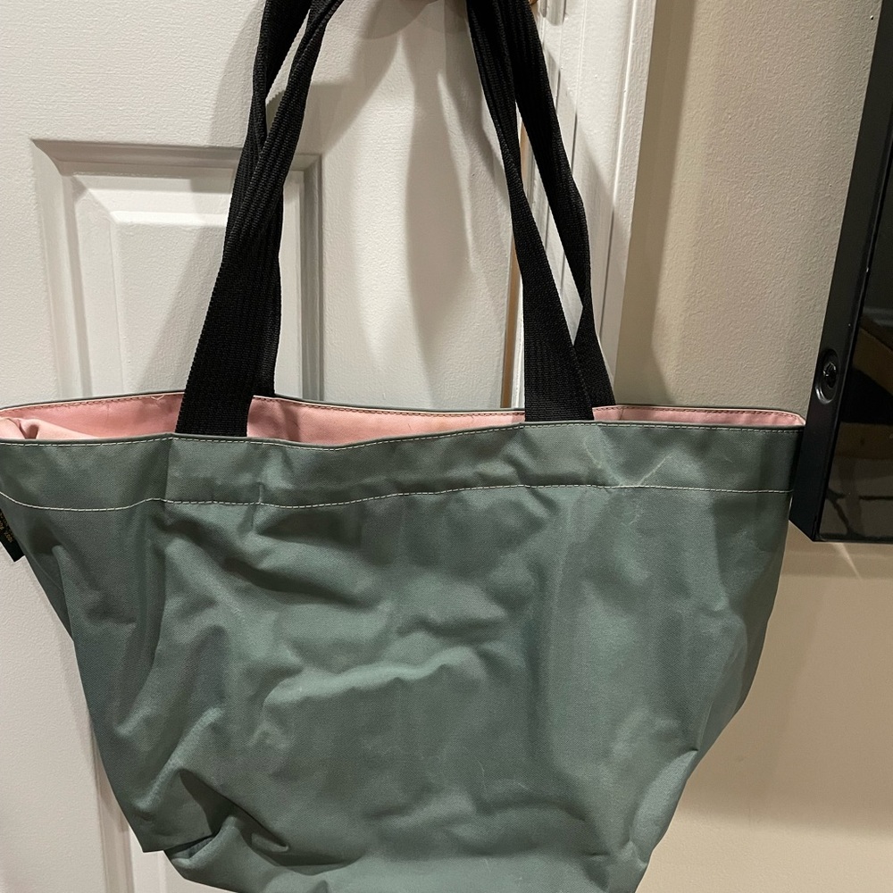 Great condition Herve Chapelier bag. Great for the beach!